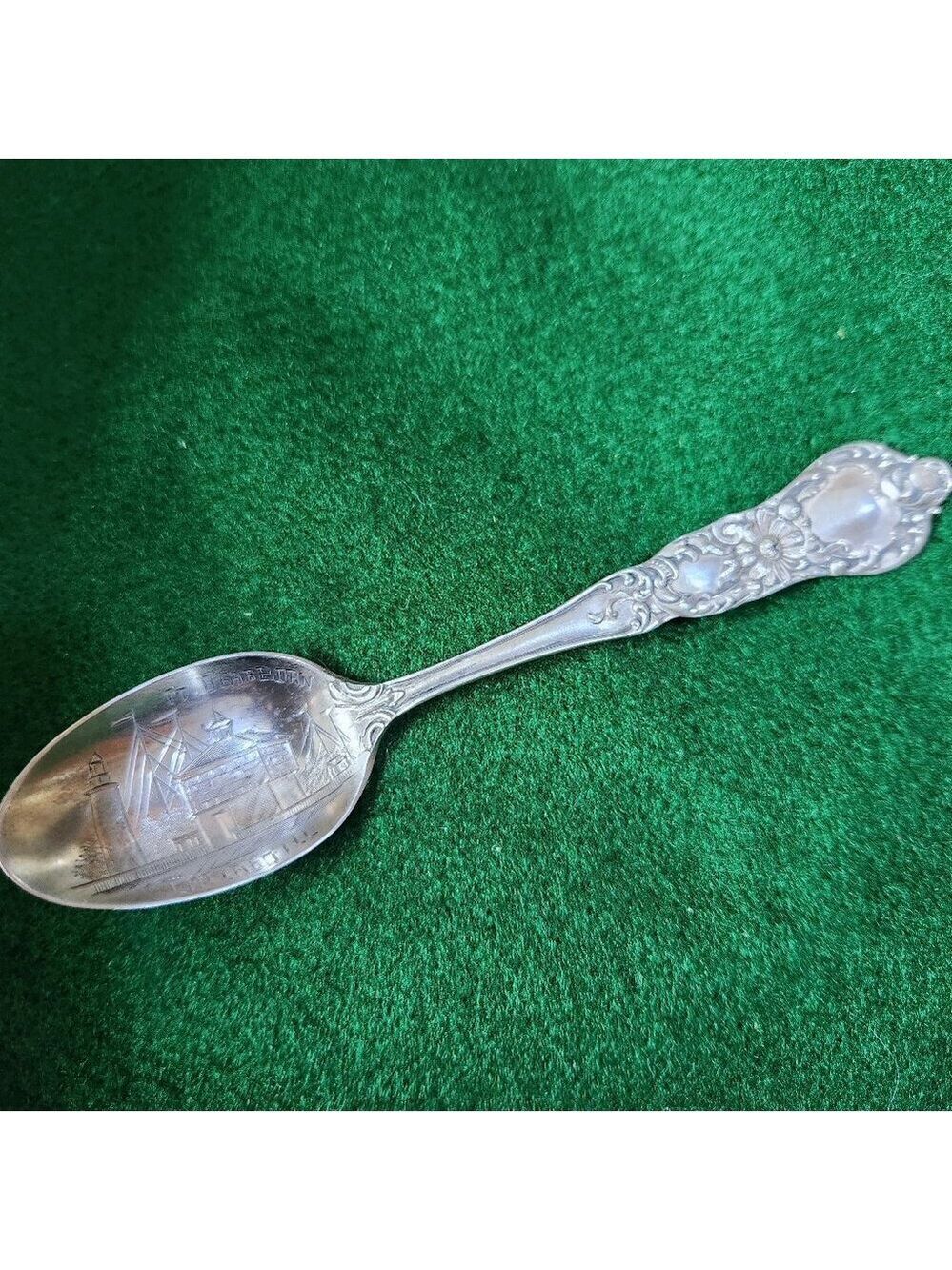 Sterling Silver Souvenir Spoon Ft Dearborn Chicago Ill. 14 gms. 5 inches Long